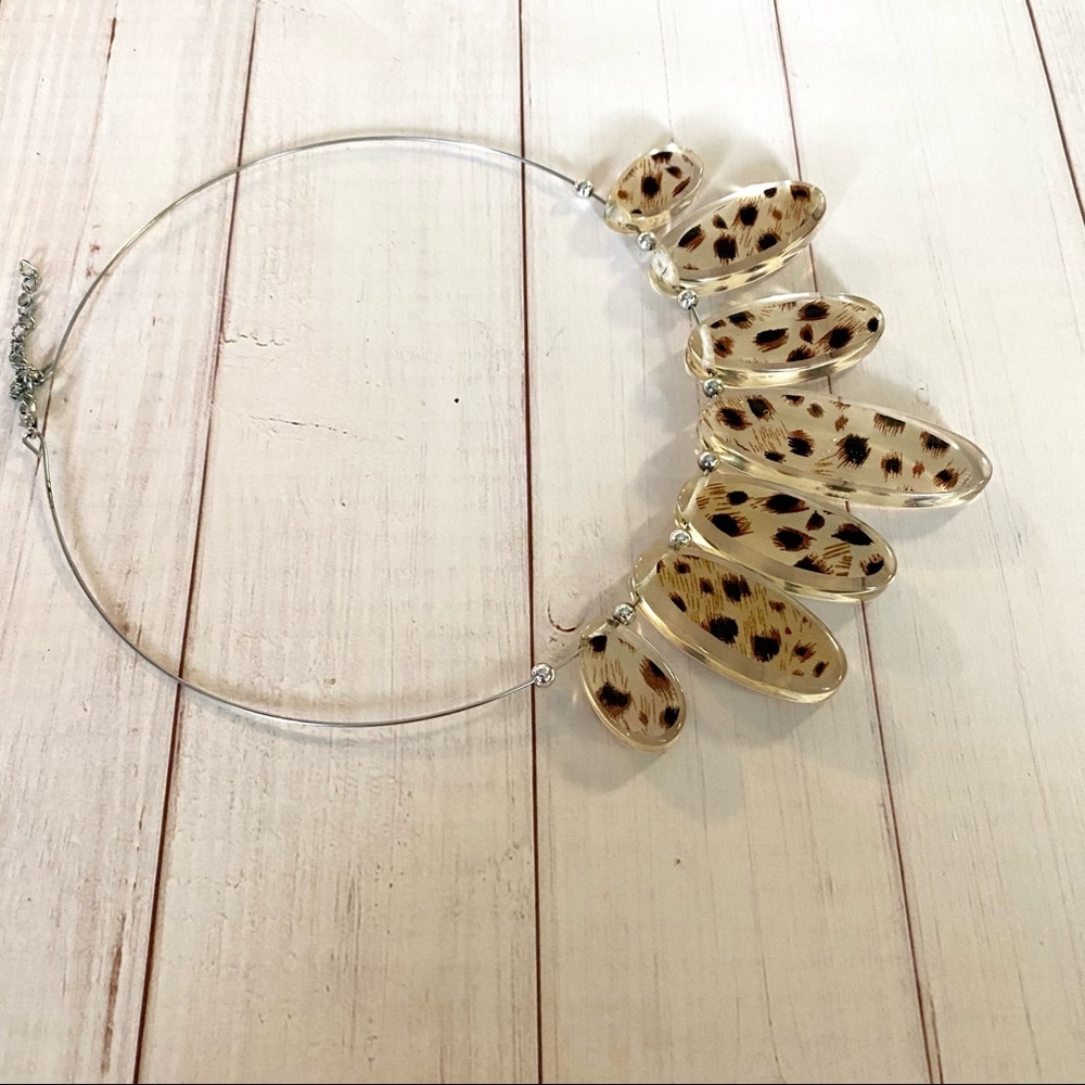 Leopard Designed chocker - Picture 2 of 7